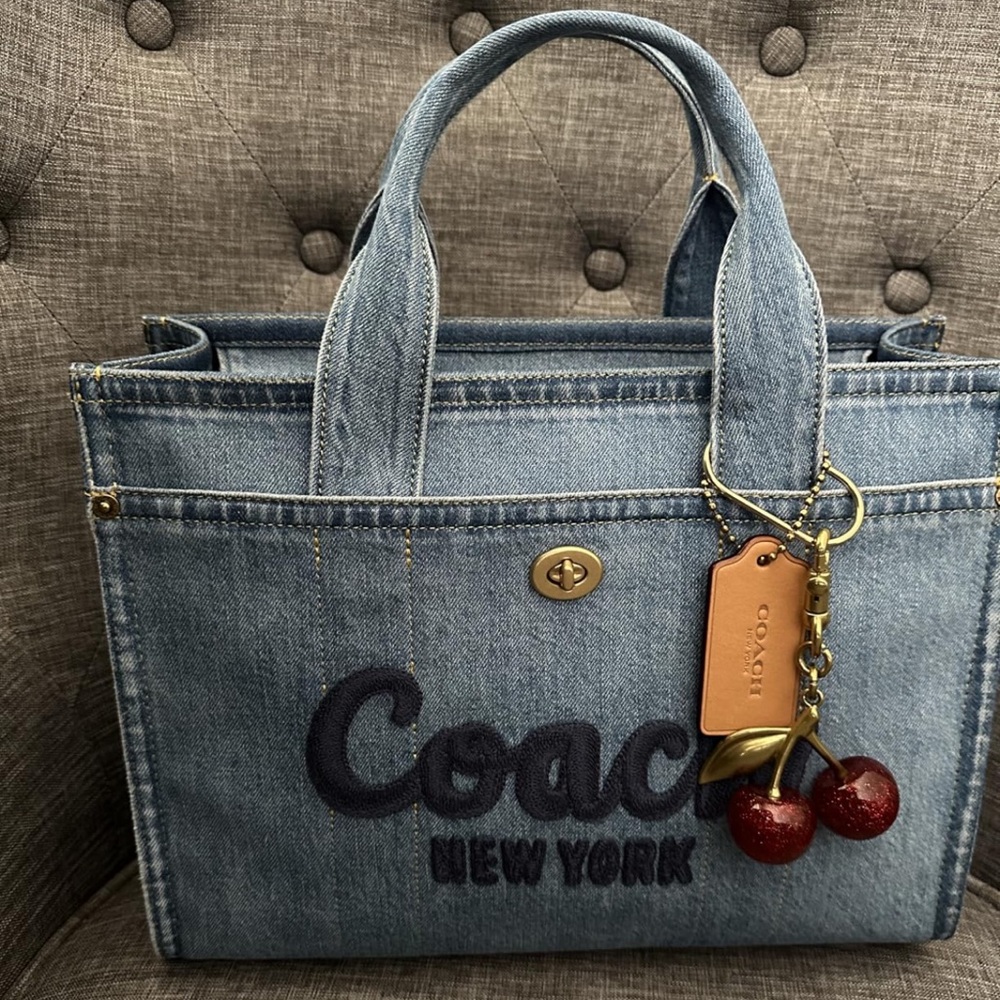 New Coach Blue Denim Canvas Cargo Tote Bag - Picture 6 of 7